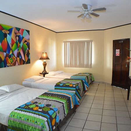 Hotel Los Balcones De Chinandega Buitenkant foto