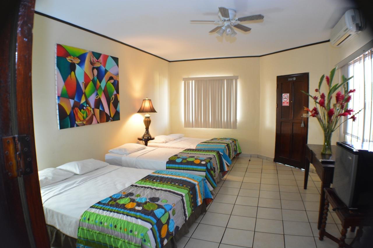 Hotel Los Balcones De Chinandega Buitenkant foto