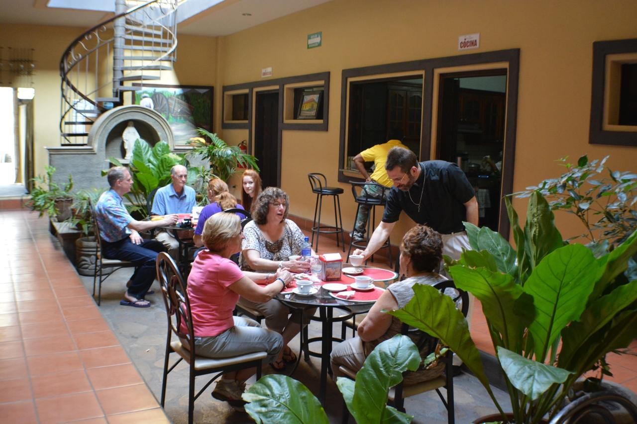 Hotel Los Balcones De Chinandega Buitenkant foto