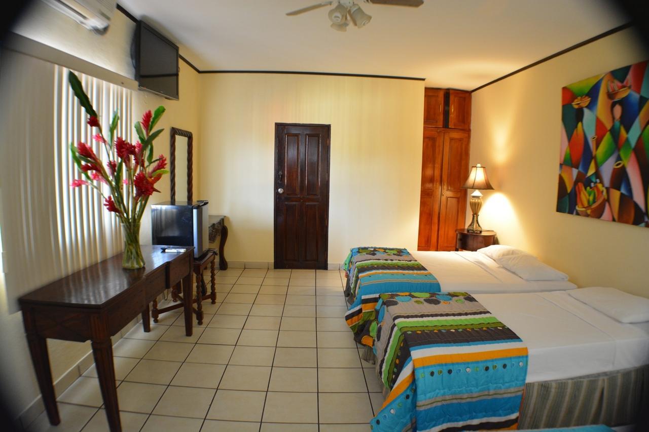 Hotel Los Balcones De Chinandega Buitenkant foto
