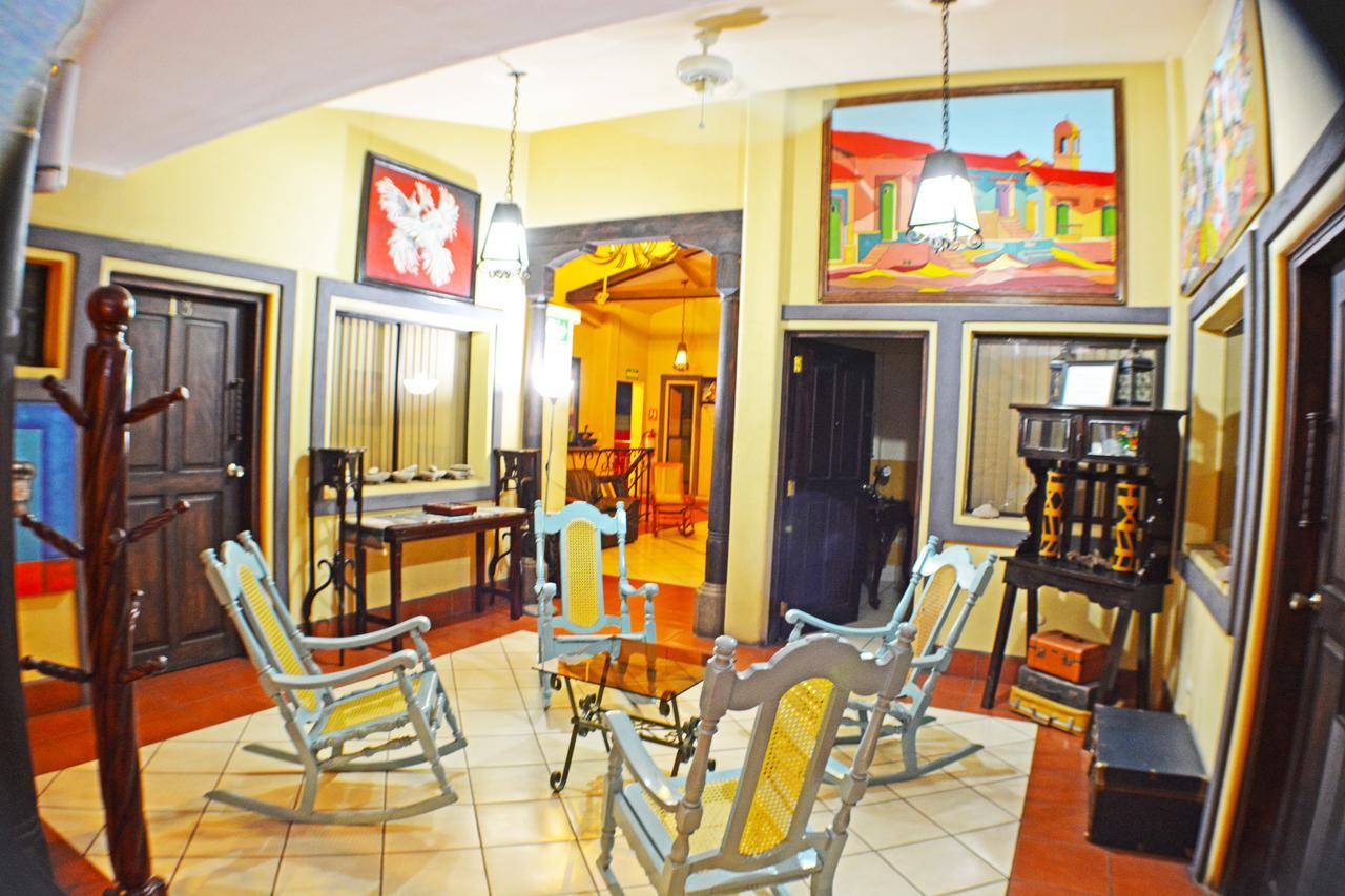 Hotel Los Balcones De Chinandega Buitenkant foto