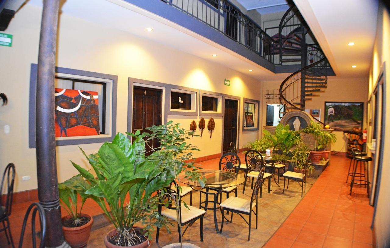 Hotel Los Balcones De Chinandega Buitenkant foto
