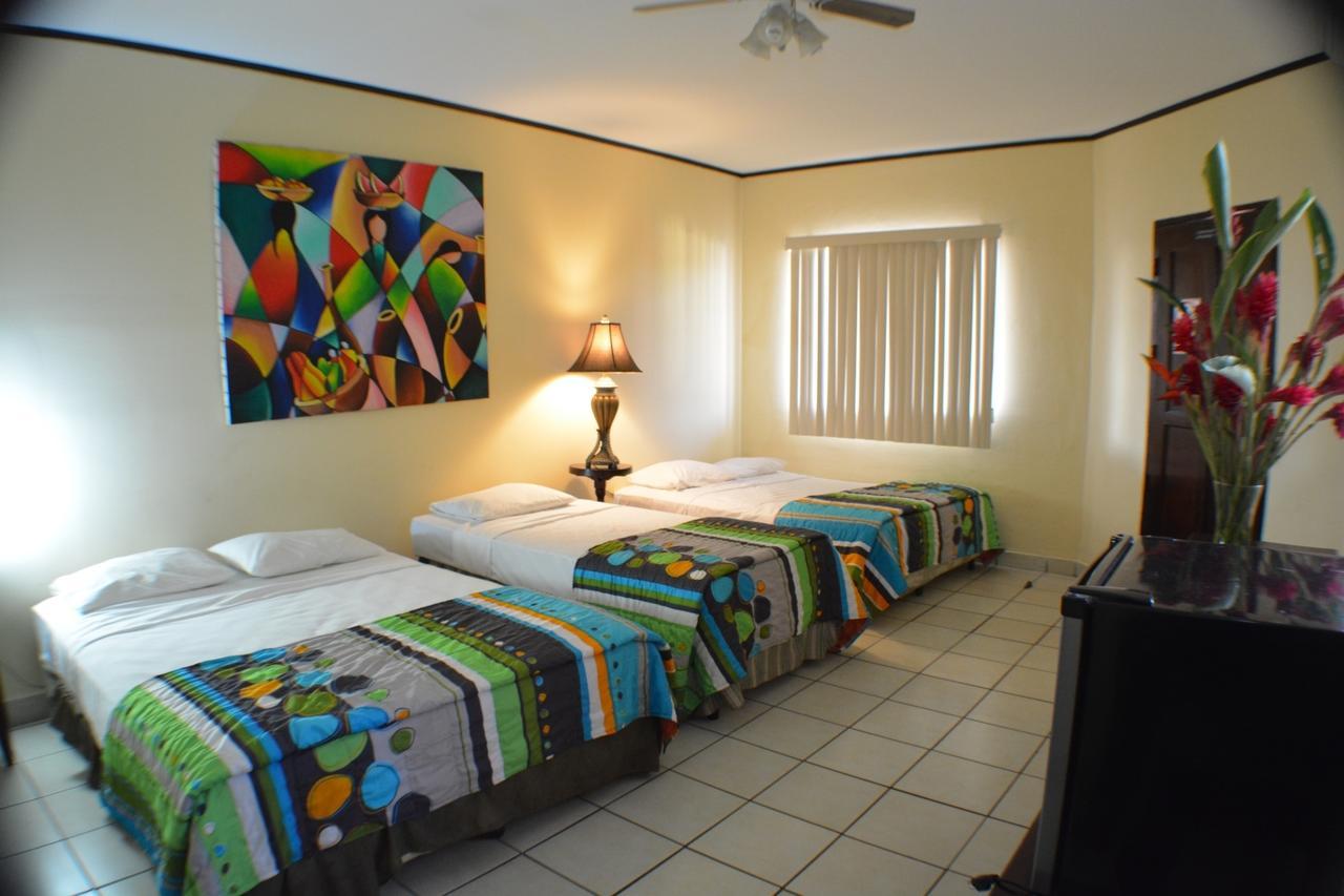 Hotel Los Balcones De Chinandega Buitenkant foto