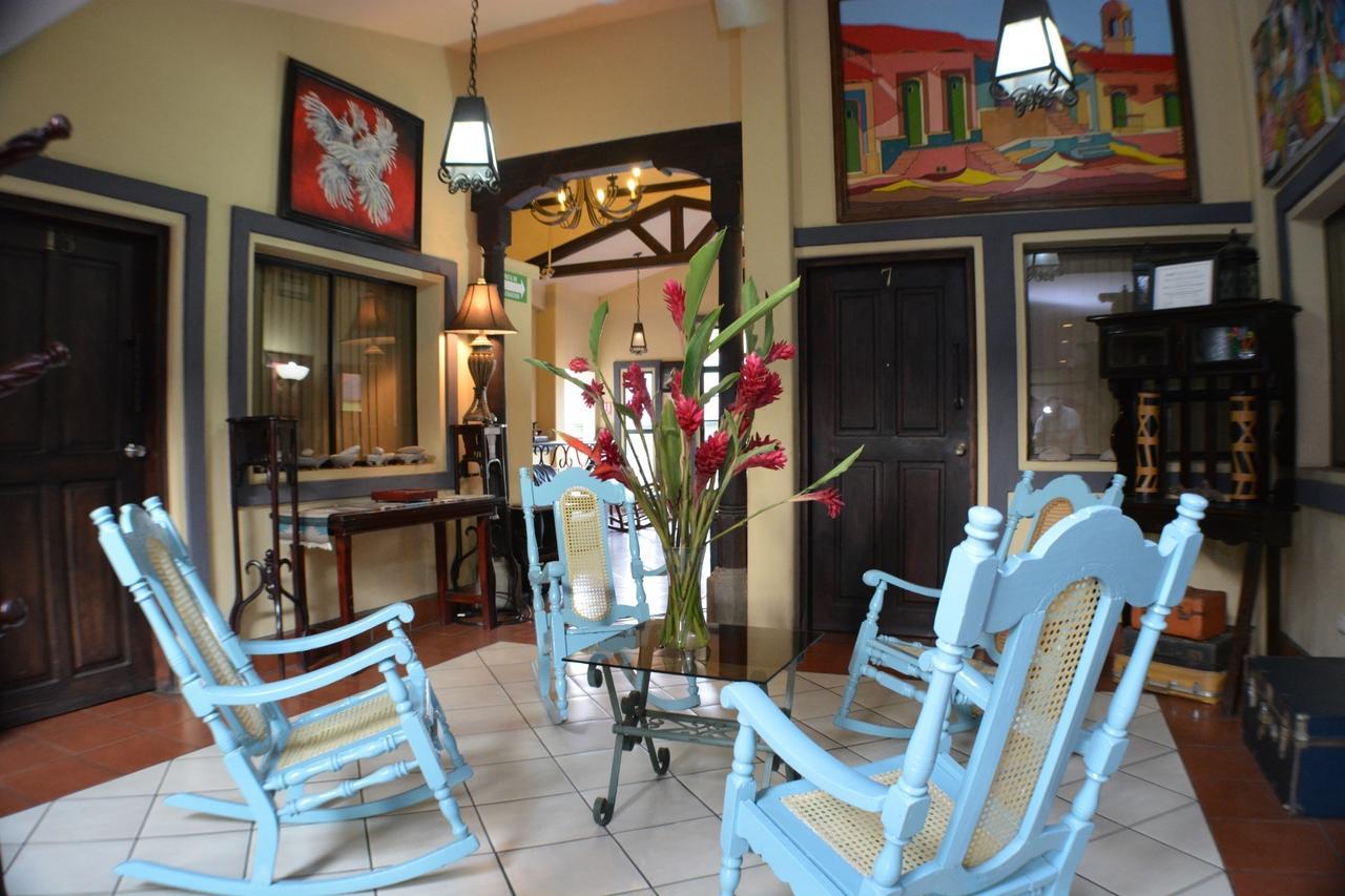 Hotel Los Balcones De Chinandega Buitenkant foto