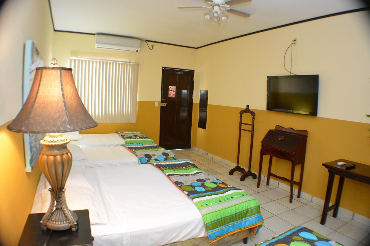 Hotel Los Balcones De Chinandega Buitenkant foto