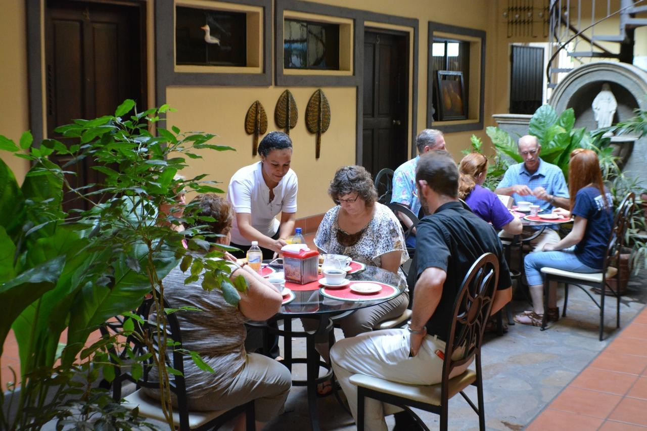 Hotel Los Balcones De Chinandega Buitenkant foto