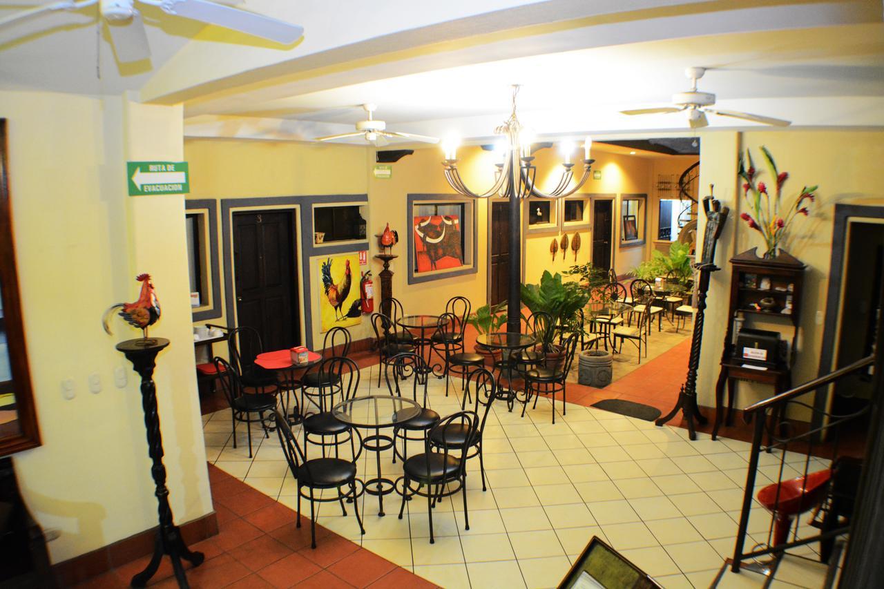 Hotel Los Balcones De Chinandega Buitenkant foto