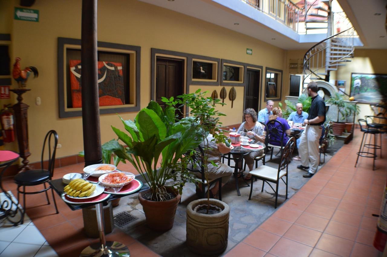 Hotel Los Balcones De Chinandega Buitenkant foto