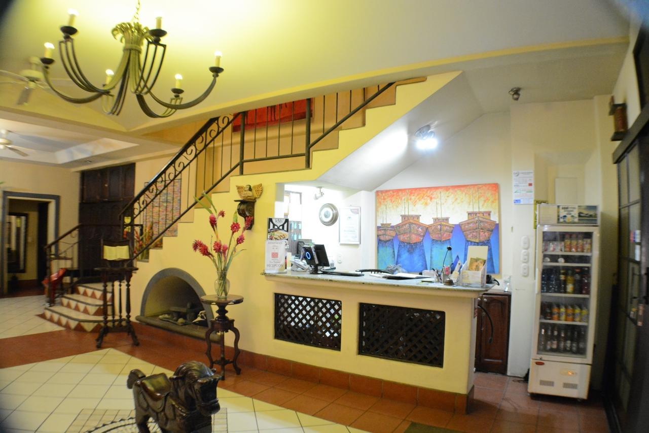Hotel Los Balcones De Chinandega Buitenkant foto