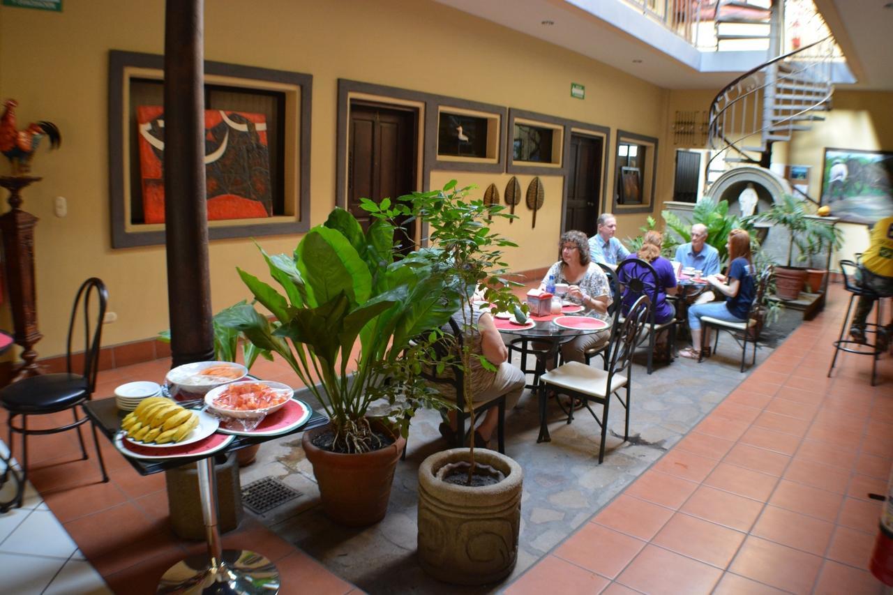 Hotel Los Balcones De Chinandega Buitenkant foto